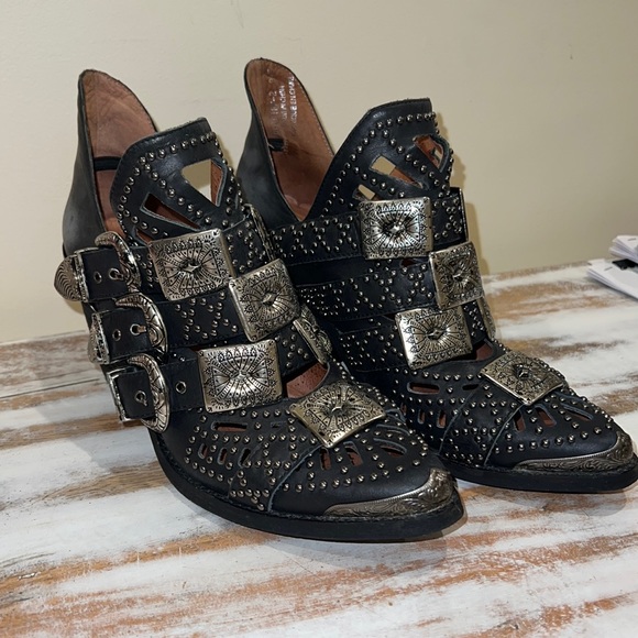 Jeffrey Campbell Shoes - Jeffrey Campbell Wycliff Western Booties Size 8.5